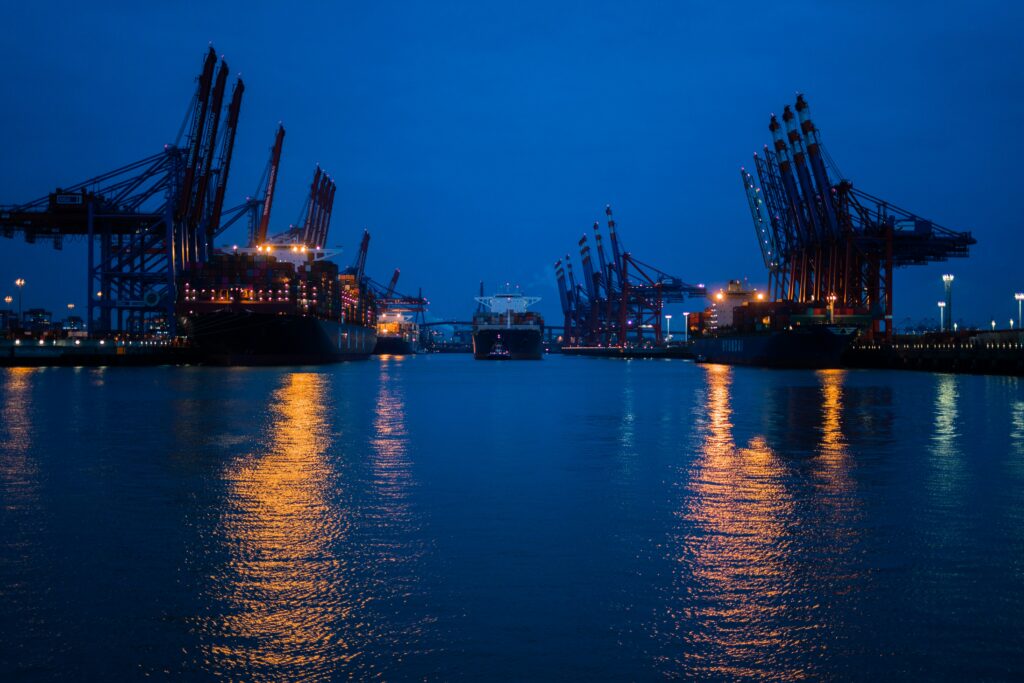 alt="Harbour at night"